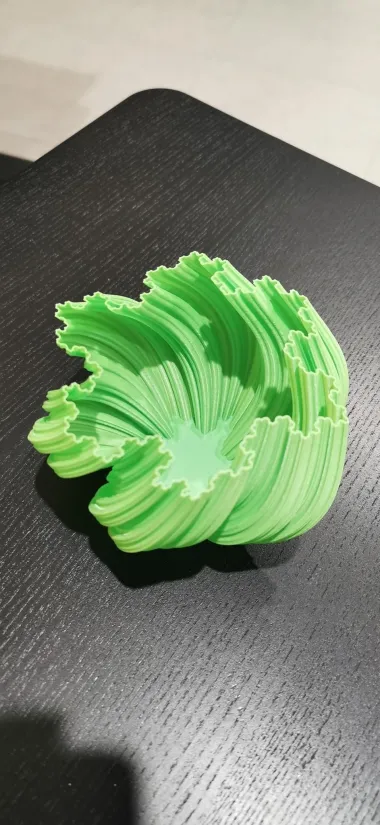 VASE 0083 - KOCH SNOWFLAKE FRACTAL VASE-0