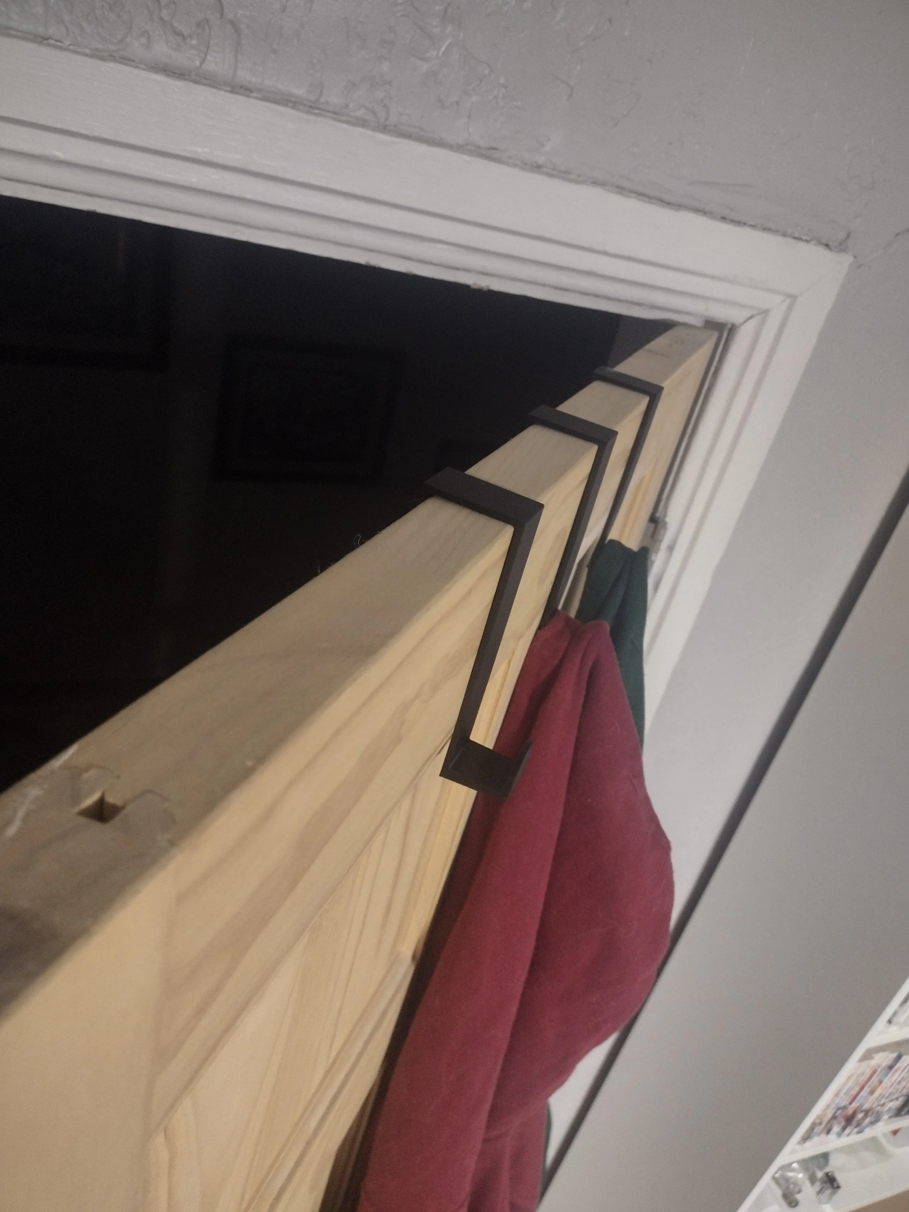 Simple Coat Hanger for Doors