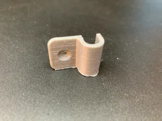 Airbrush pipe supports