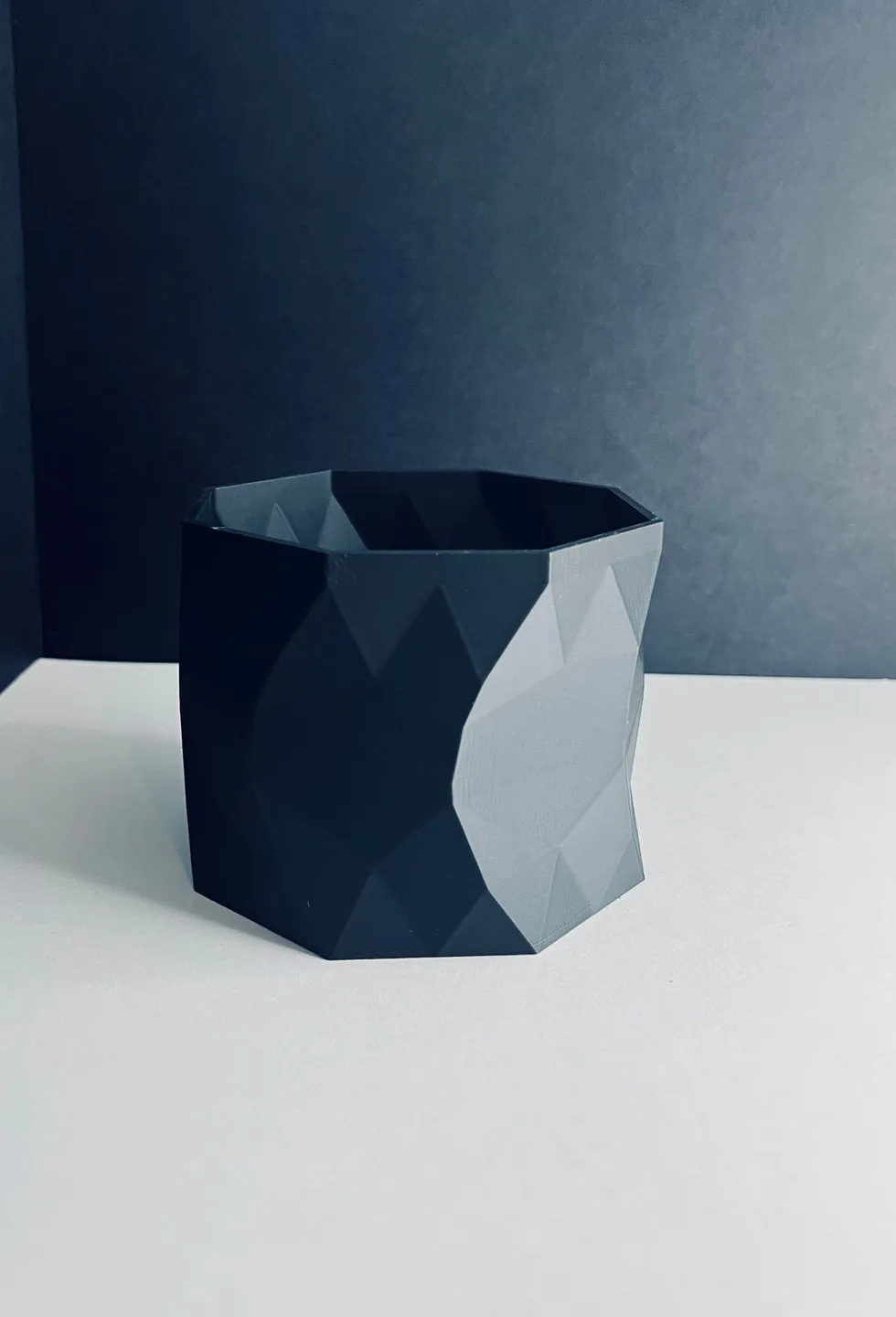 Pen table tool organizer