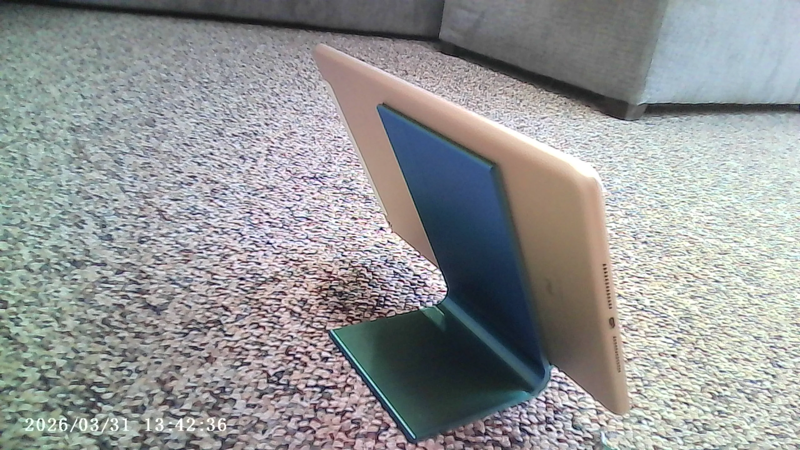 iPad tablet desk stand-2