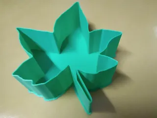 Maple Leaf nestable box (v1)