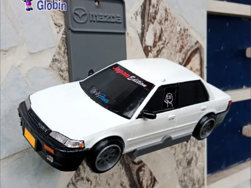 Mazda 323 GLX Limousine - Inklusive Wandhalterung