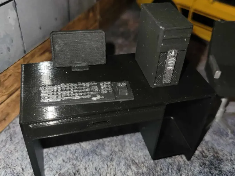 1/24 BUREAU ORDINATEUR B / COMPUTER DESK B