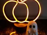 Middle finger Ghost-0