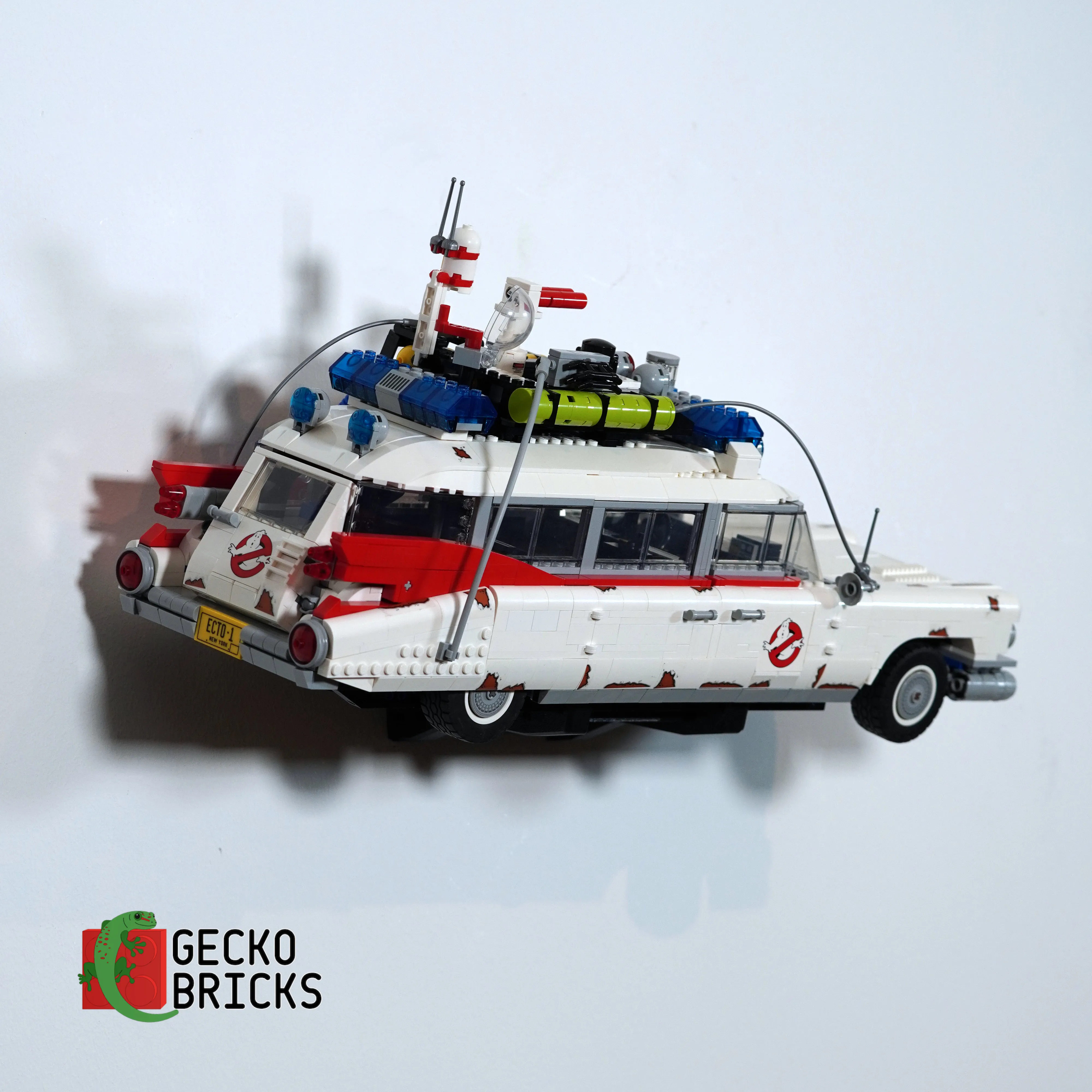 Wall Mount for LEGO Ghostbusters ECTO-1 10274 Gecko Bricks