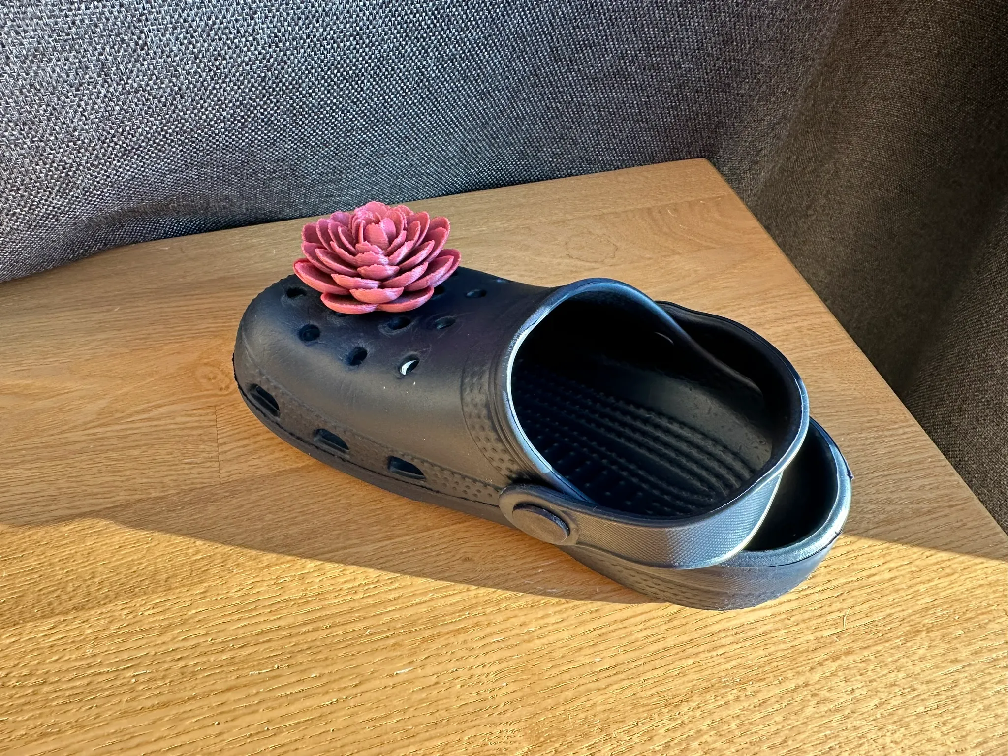 Lush flower shoe charm