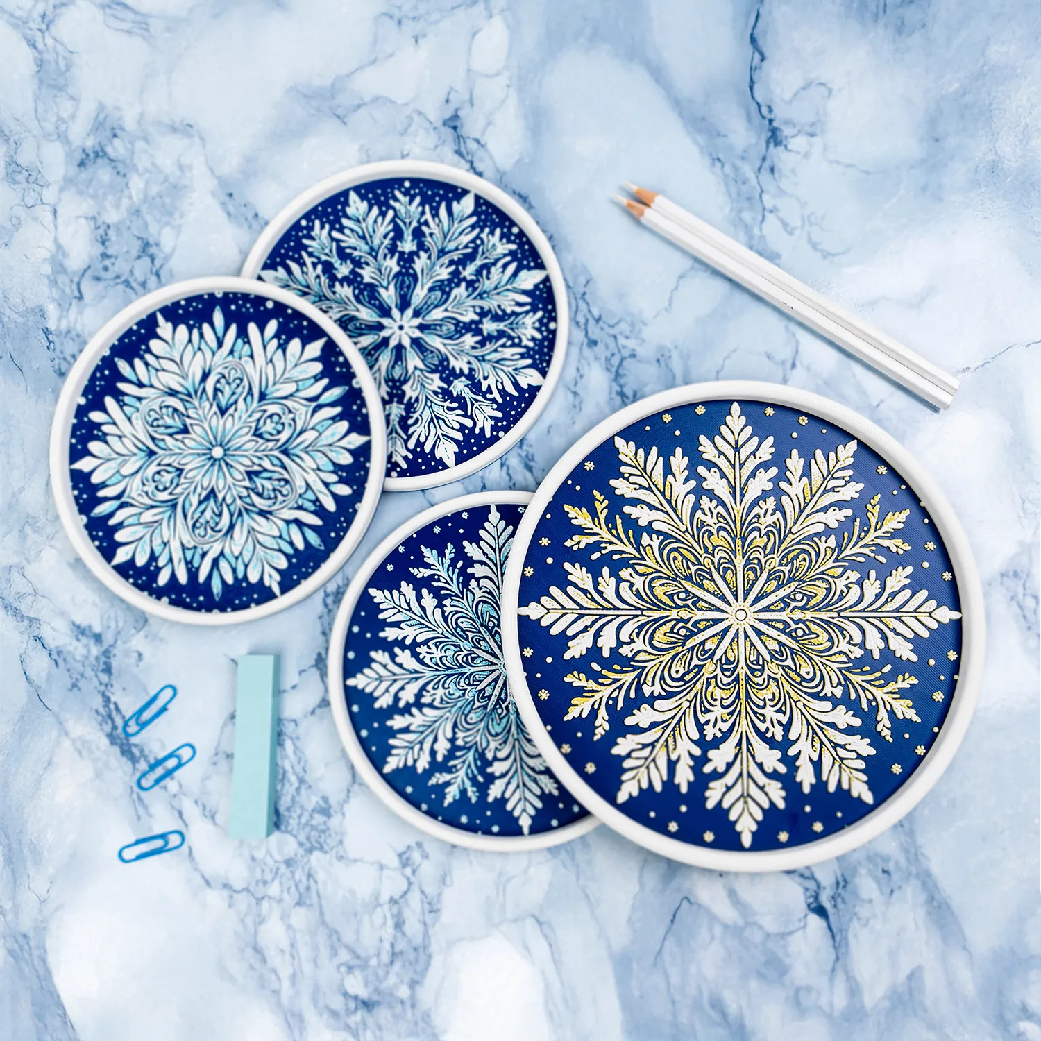Snowflake Round Trays