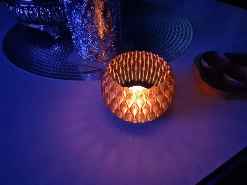 Candle holder