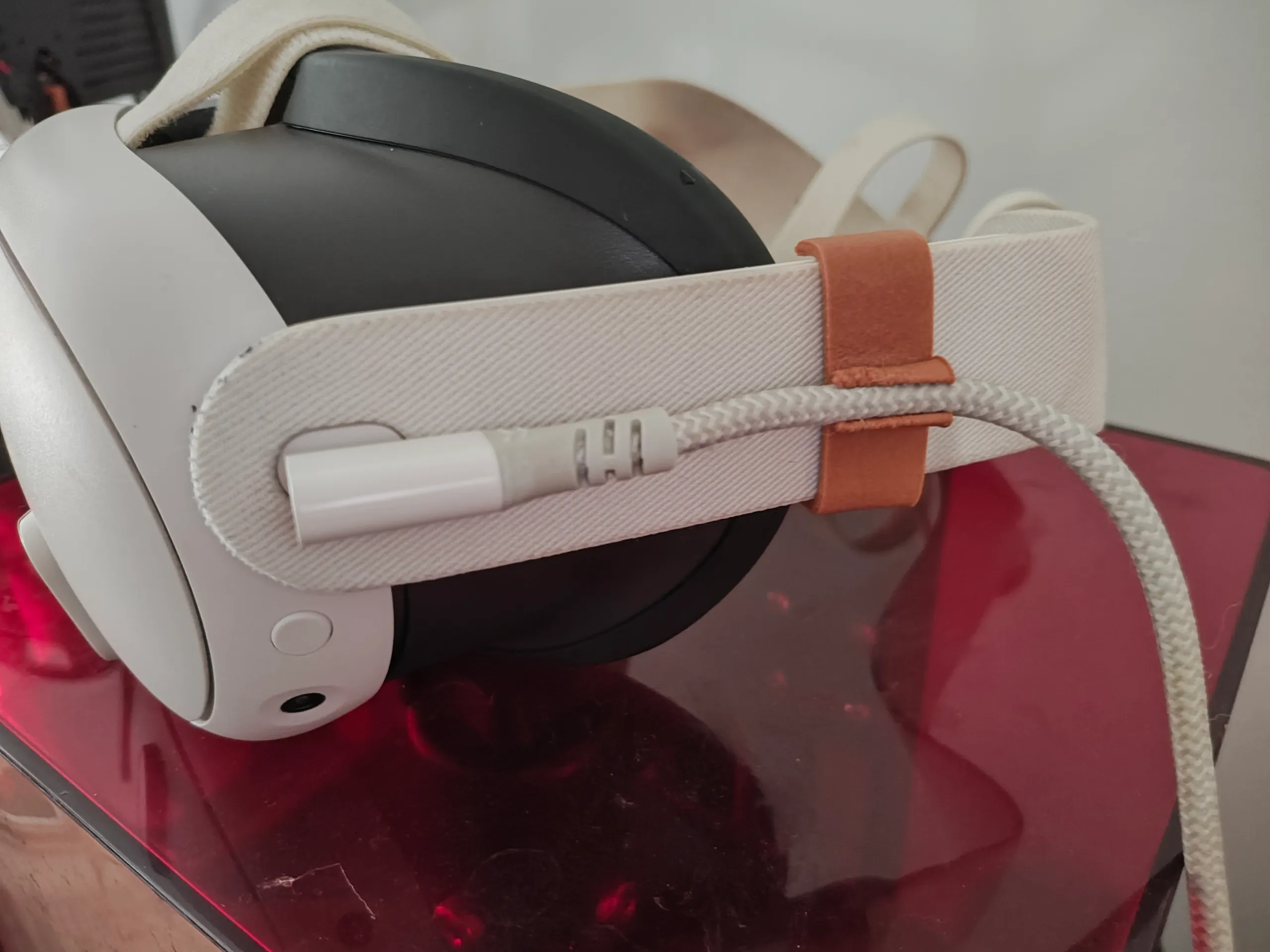 Quest Cable Clip-1