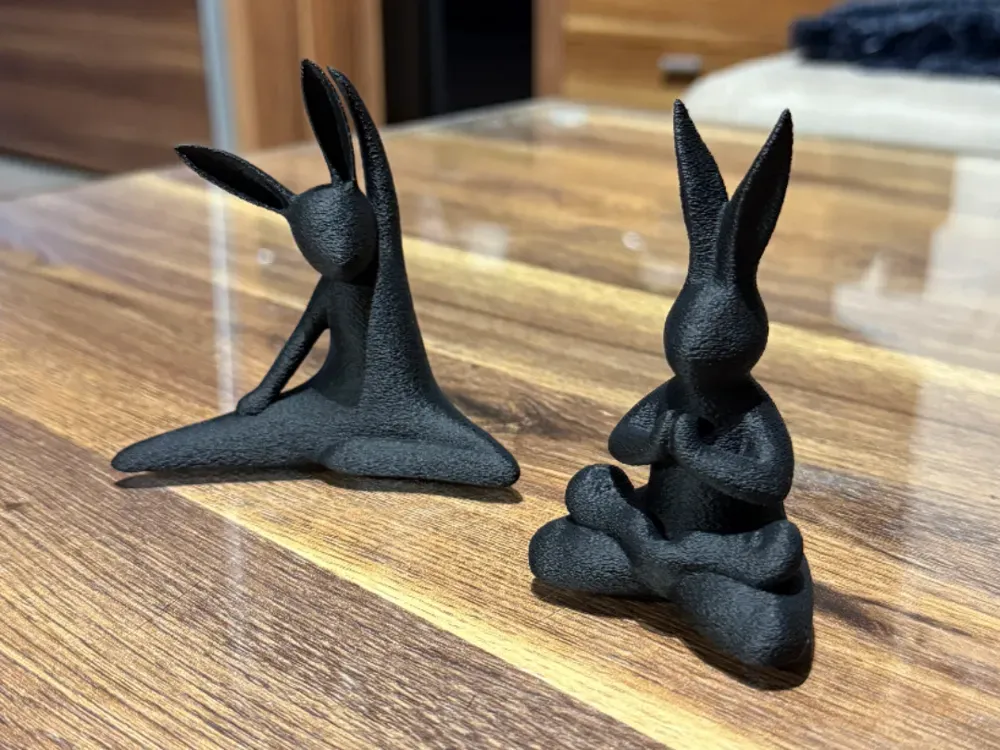 SPORTY EASTER BUNNIES / ABSTRACT EASTER DECORATION