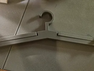 Foldable coat hanger