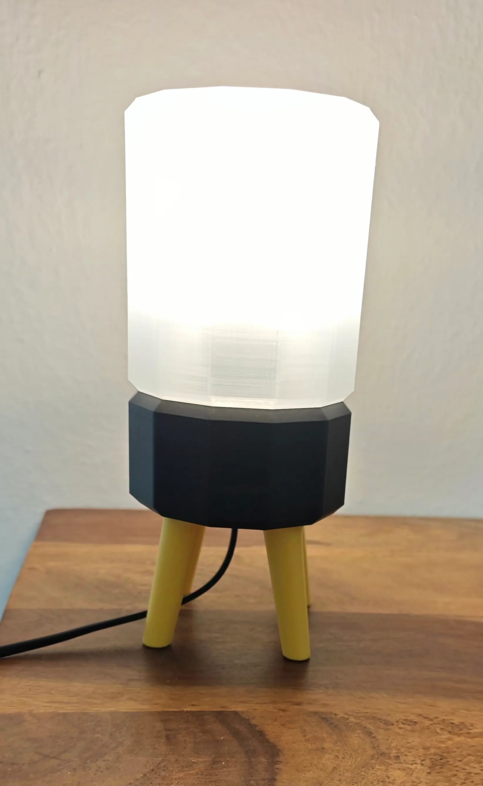 super cute “12 carat” design floor lamp with E27 socket