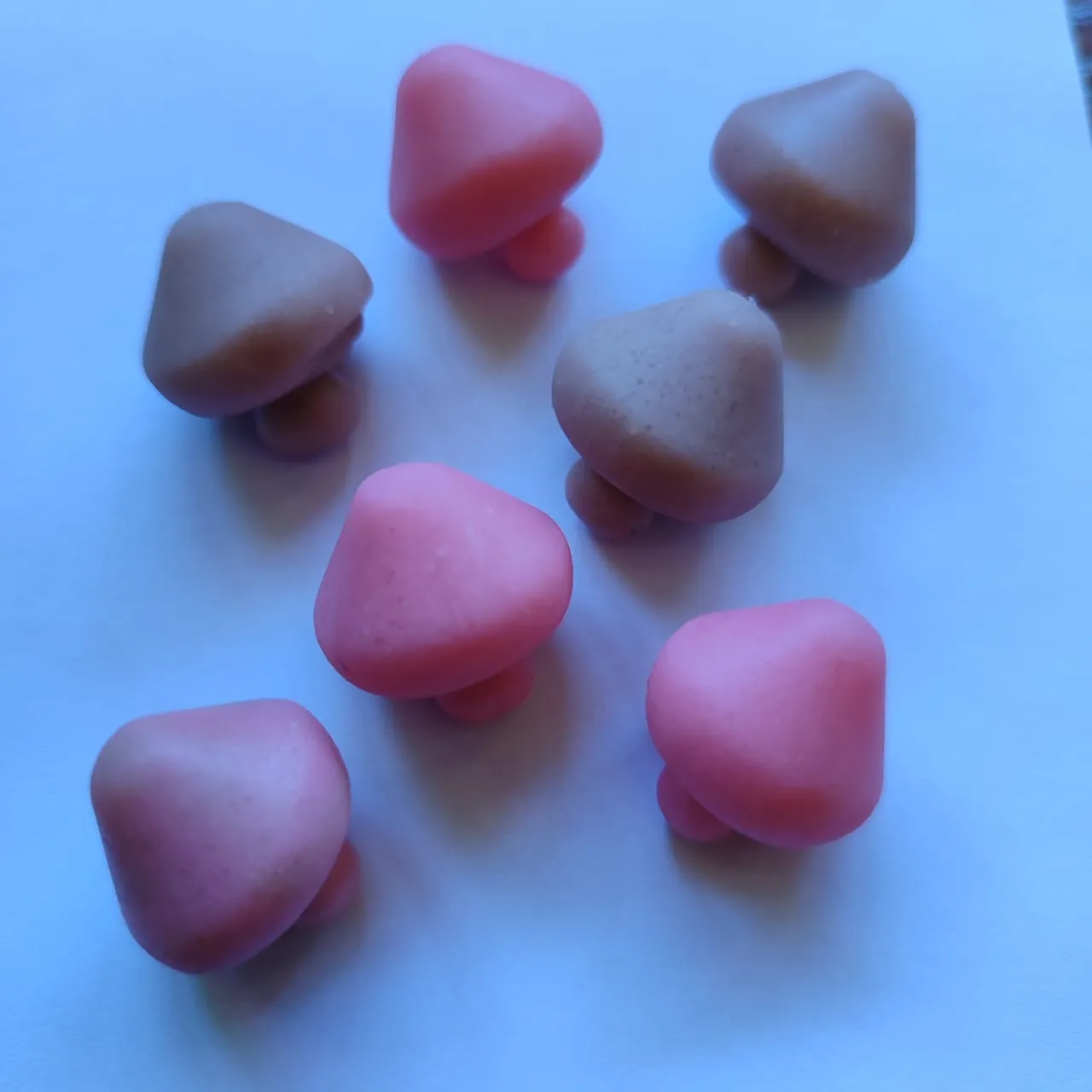 MUSHROOM SHAPE ROLLER FOR SENSORY PLAY OR BEAD ROLLING