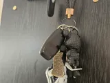 Key rack with adjustable hooks-0