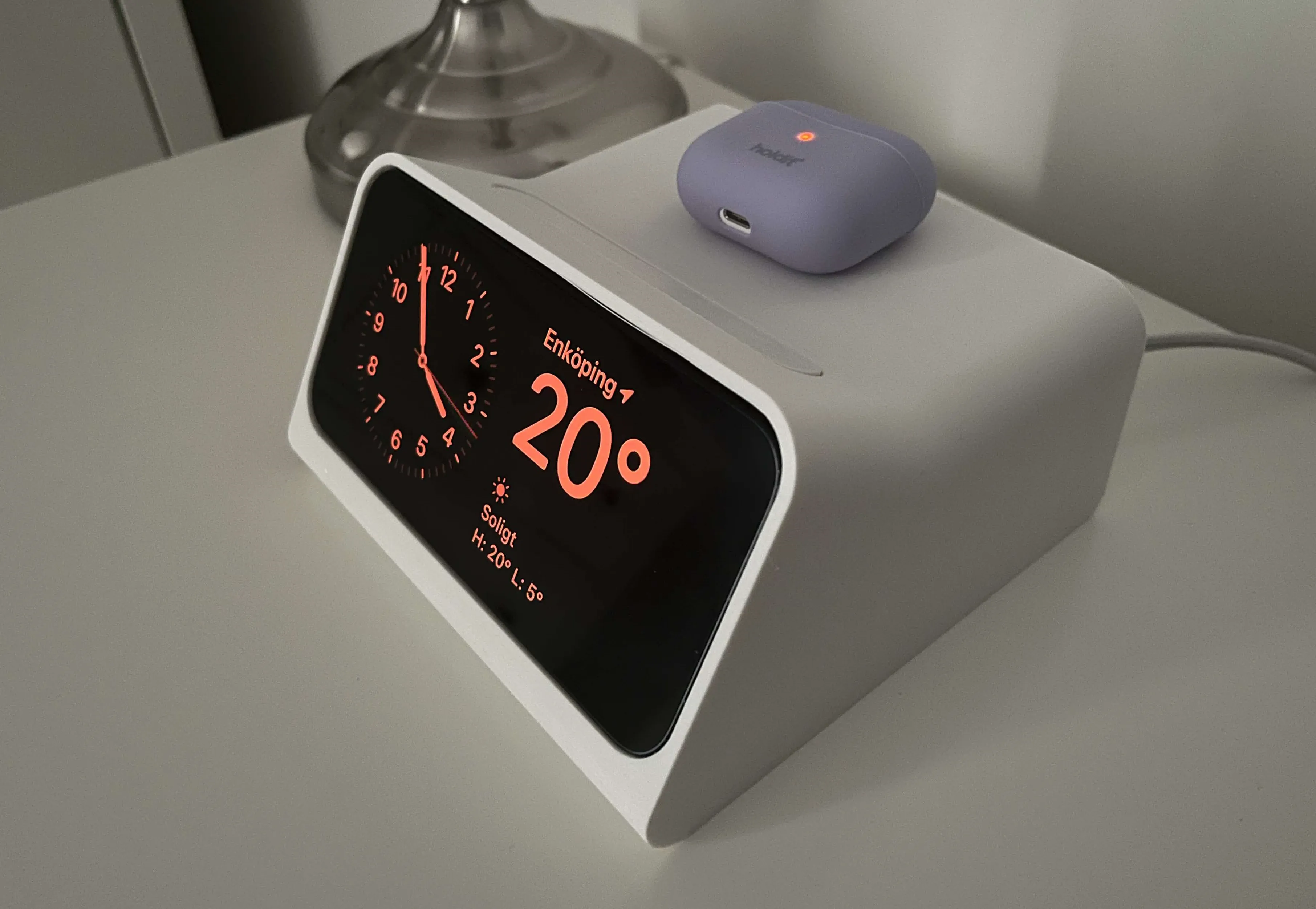 DN40 docking station for iPhone 13 and iPhone 13 mini