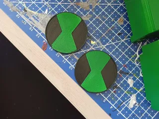 Ben 10 logo and brooch, Spilla