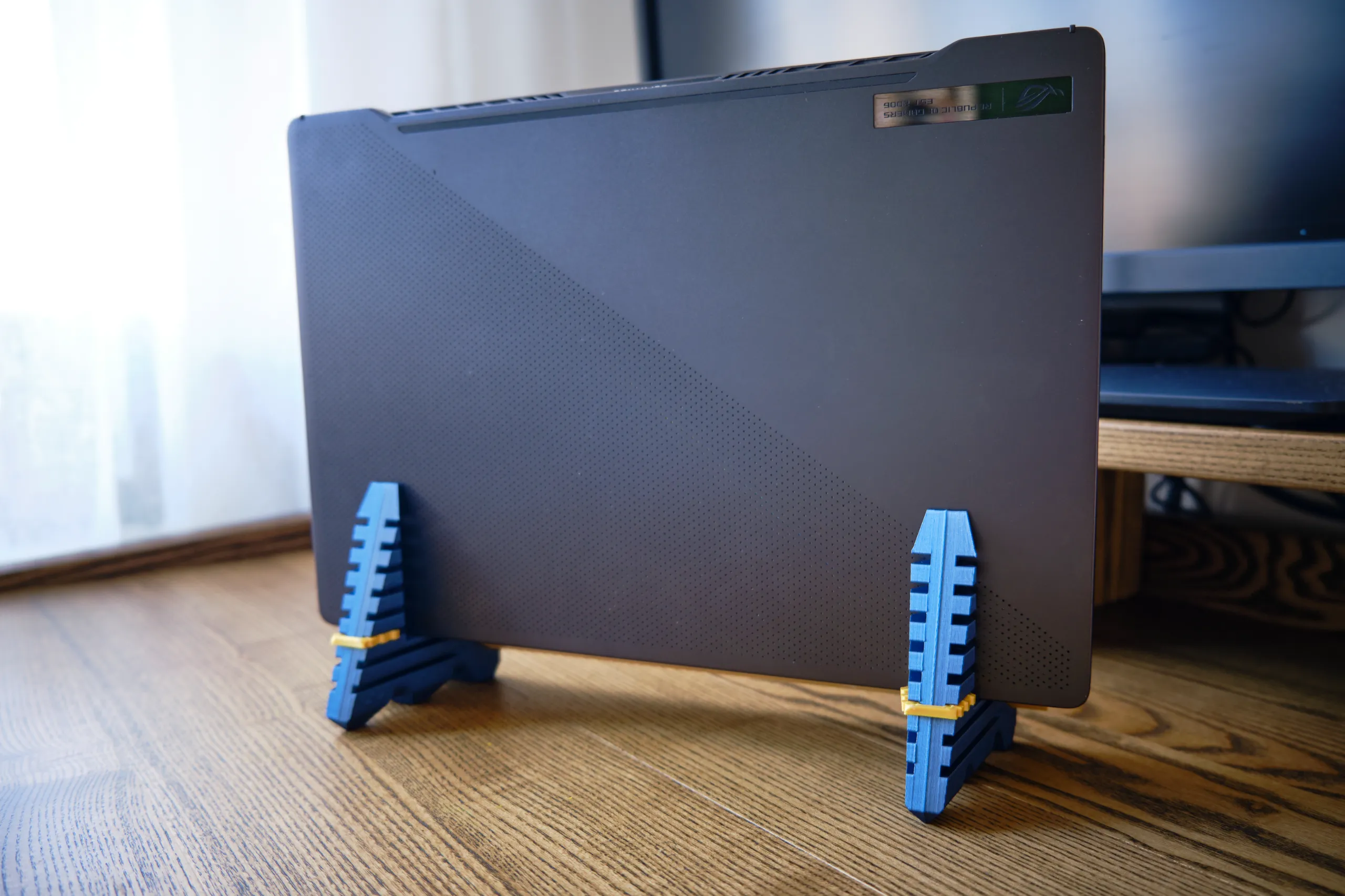 Versatile 2-in-1 Laptop Stand: Ergonomics & Efficiency-3