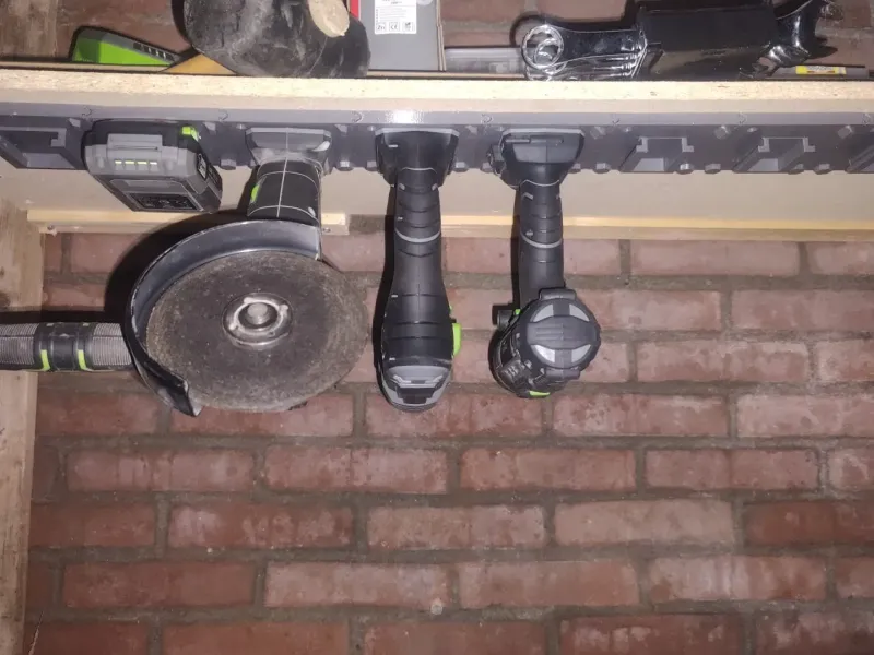 Lux Tool Holder