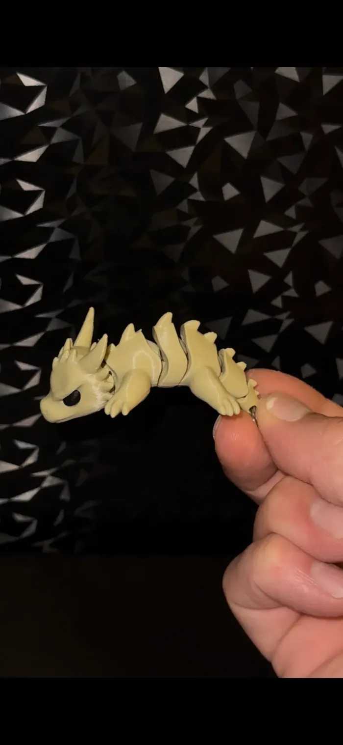 Flexi Dragon Keychain - Lifestyle - PLA - 3D printed product - фото 7