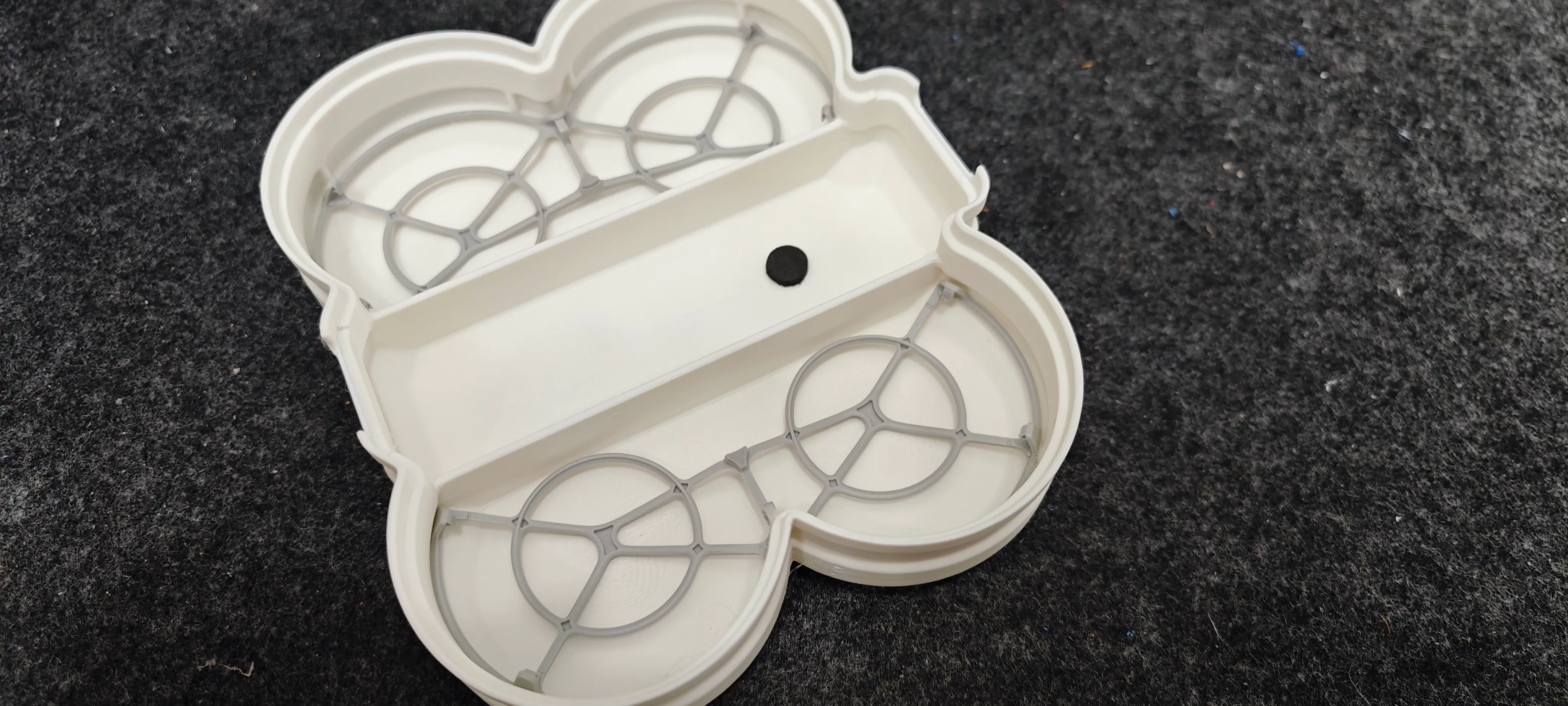 cool DJI Neo Drone transport box with bumper compartment!