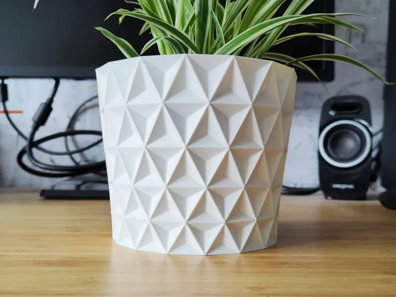 Trad Triangle V shape pot and planter - vase mode