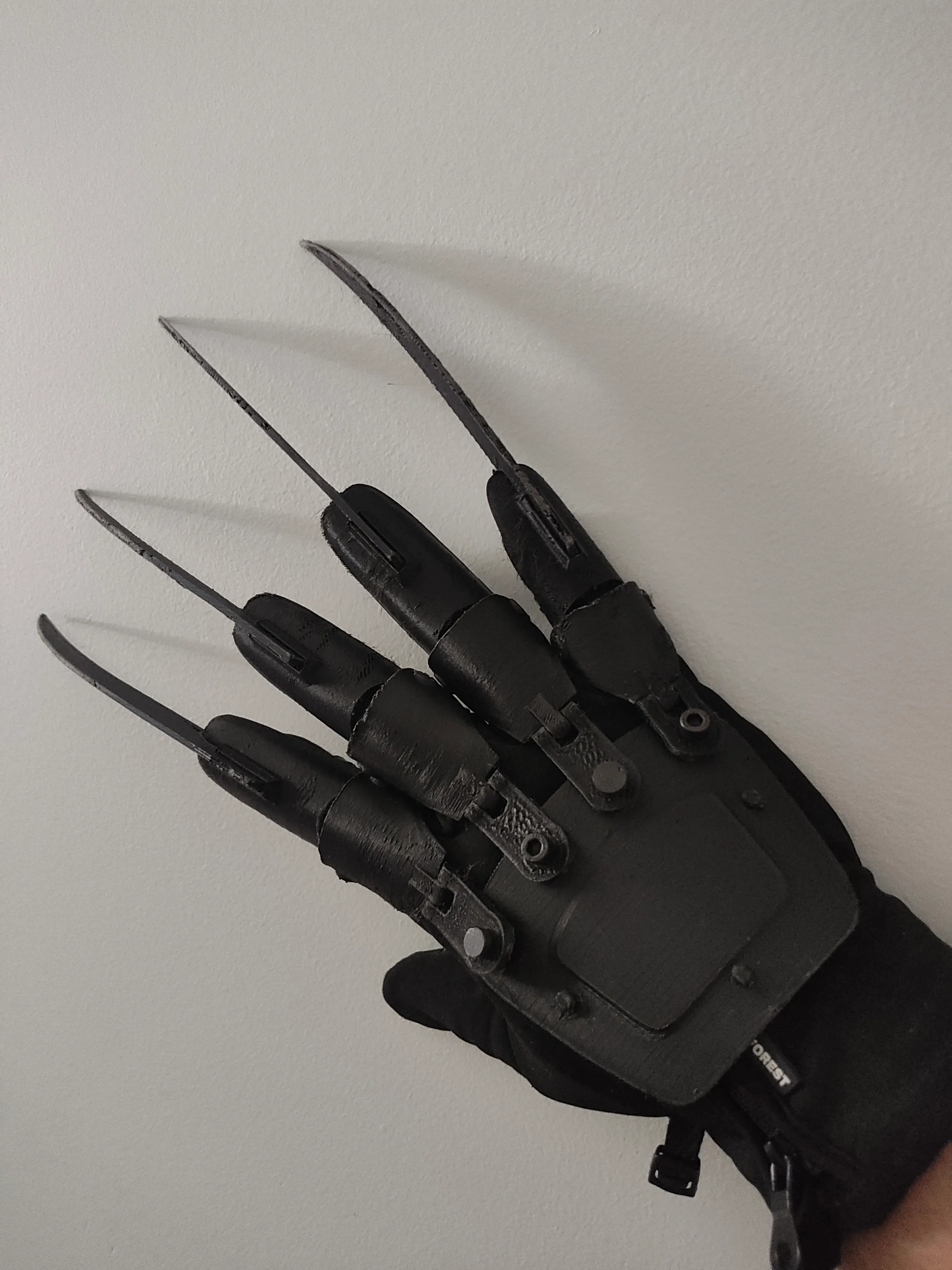 Bladed Glove Prosthetic