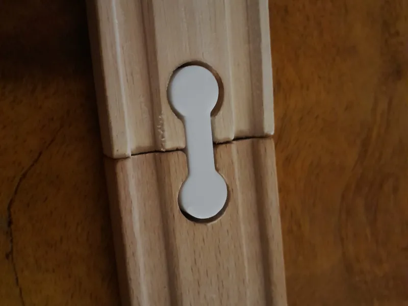 Brio train raillock