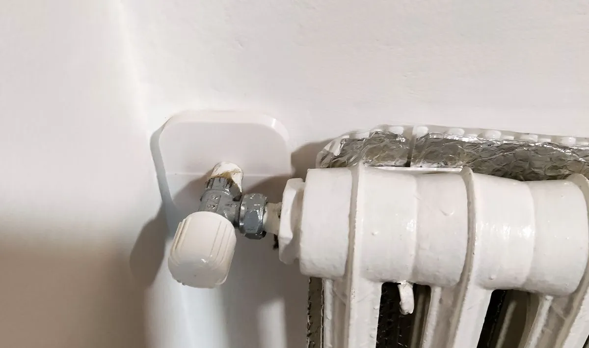Radiator pipe cover-copritubo calorifero