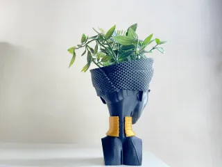 'OASIS' WOMAN PLANTER
