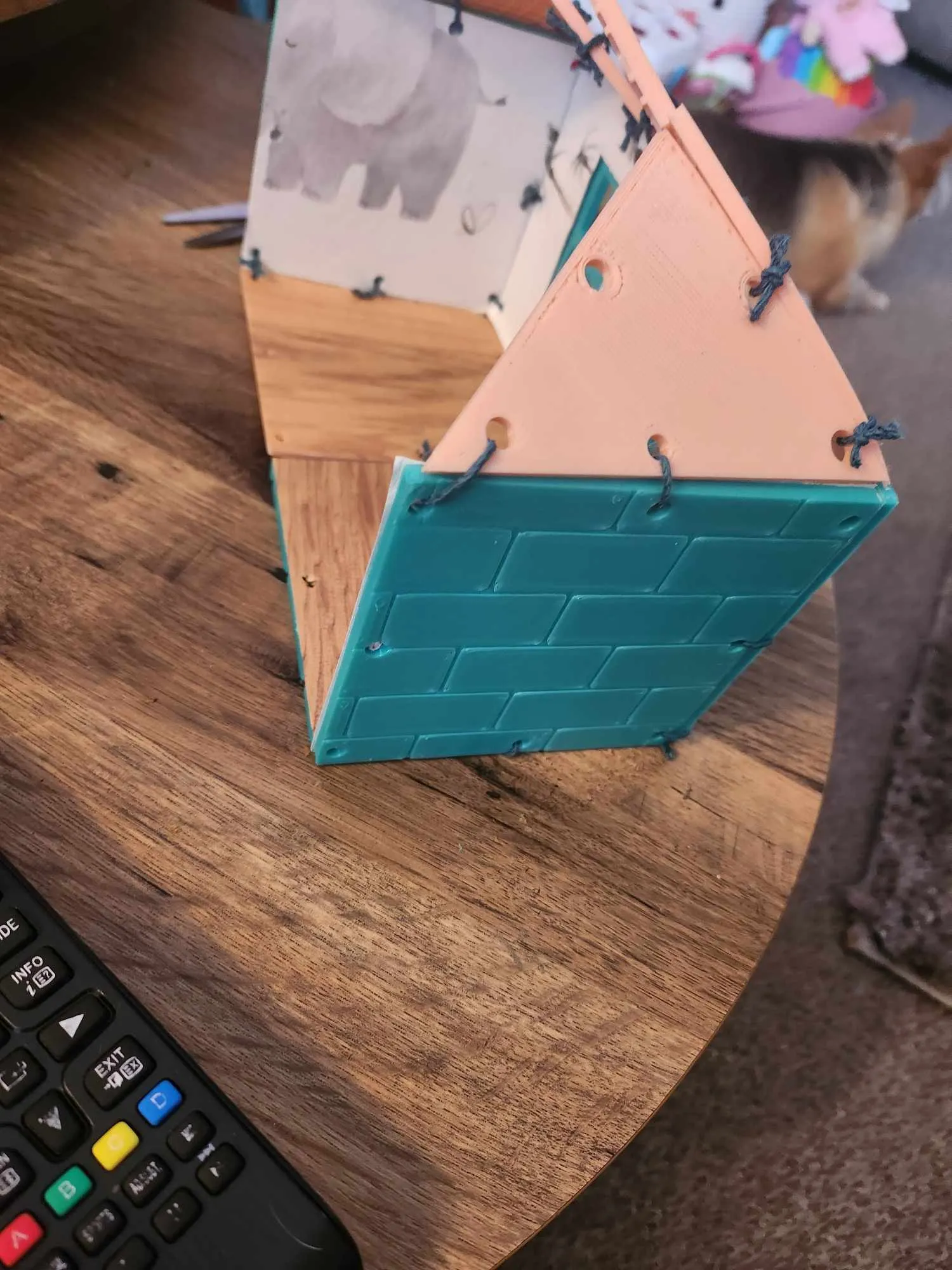 Spielzeug-Puppenhaus - DIY - Einfacher Bau
