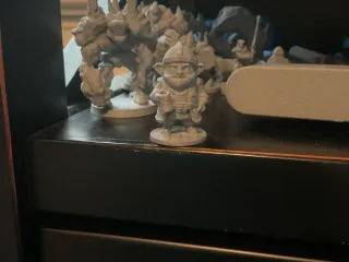 Dwarf / halfling innkeeper - DND miniature