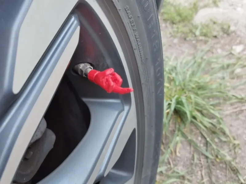 Middle finger valve cap