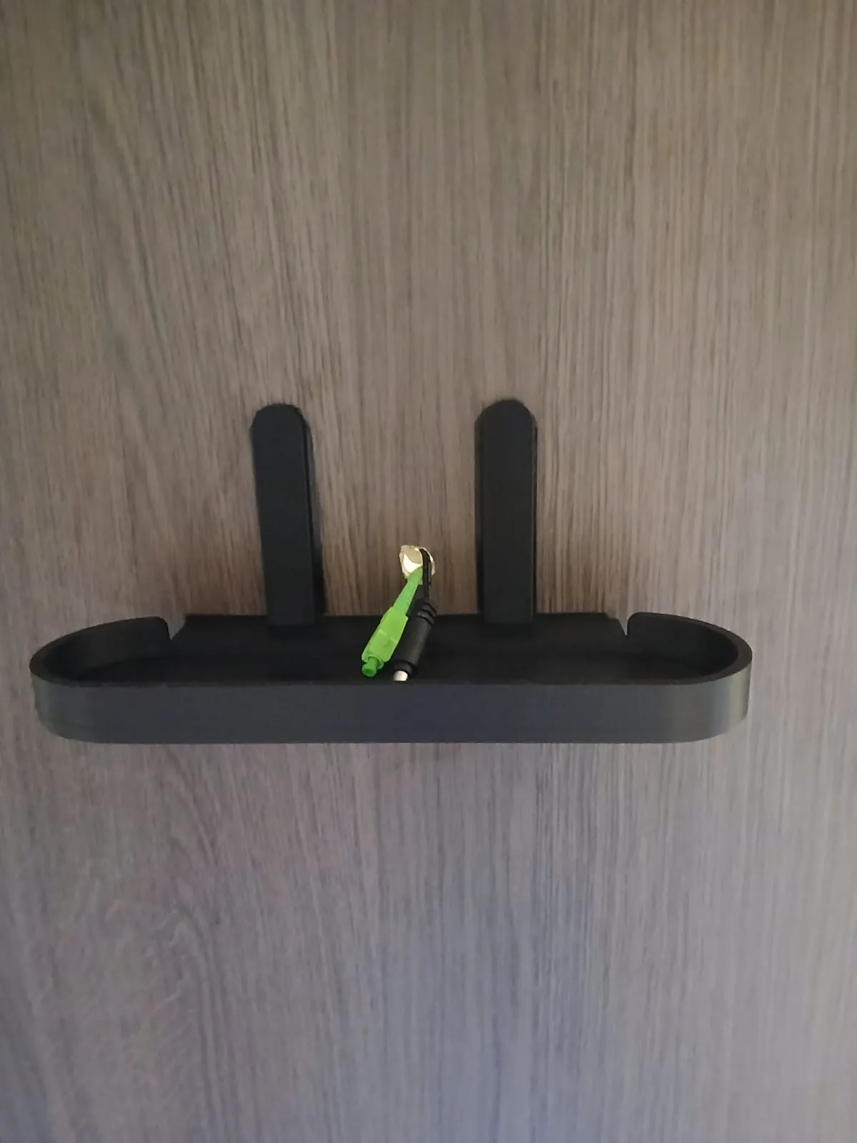 Vantiva (technicolor) FGA2235 router wall mount / holder