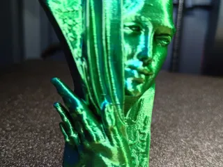 Mother sculpture in wood
