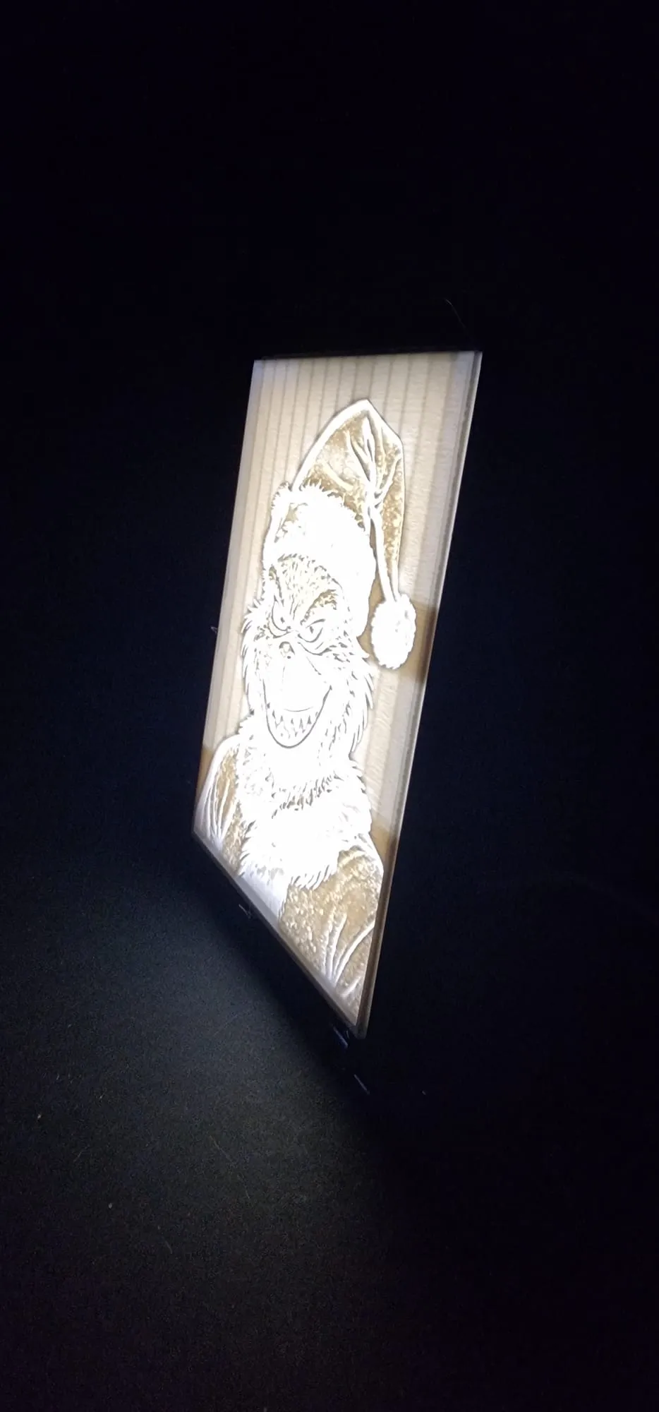 Grinch Monochrome Lithophane Description-1