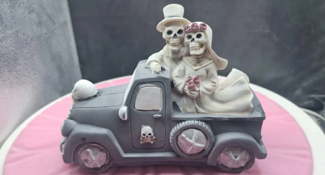 Morbid  Halloween bride groom Wedding Topper
