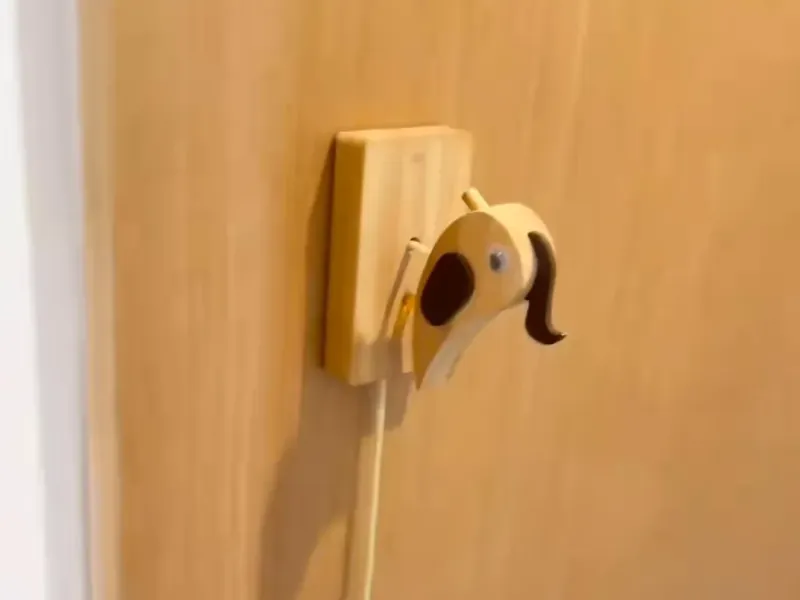 Minimalist Design - Woodpecker Doorbell