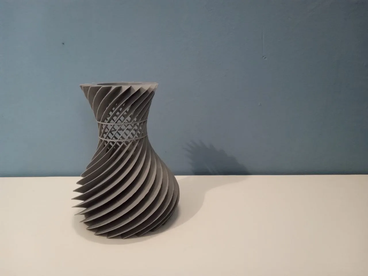 Angelus Vase, 2 sizes included, scalable