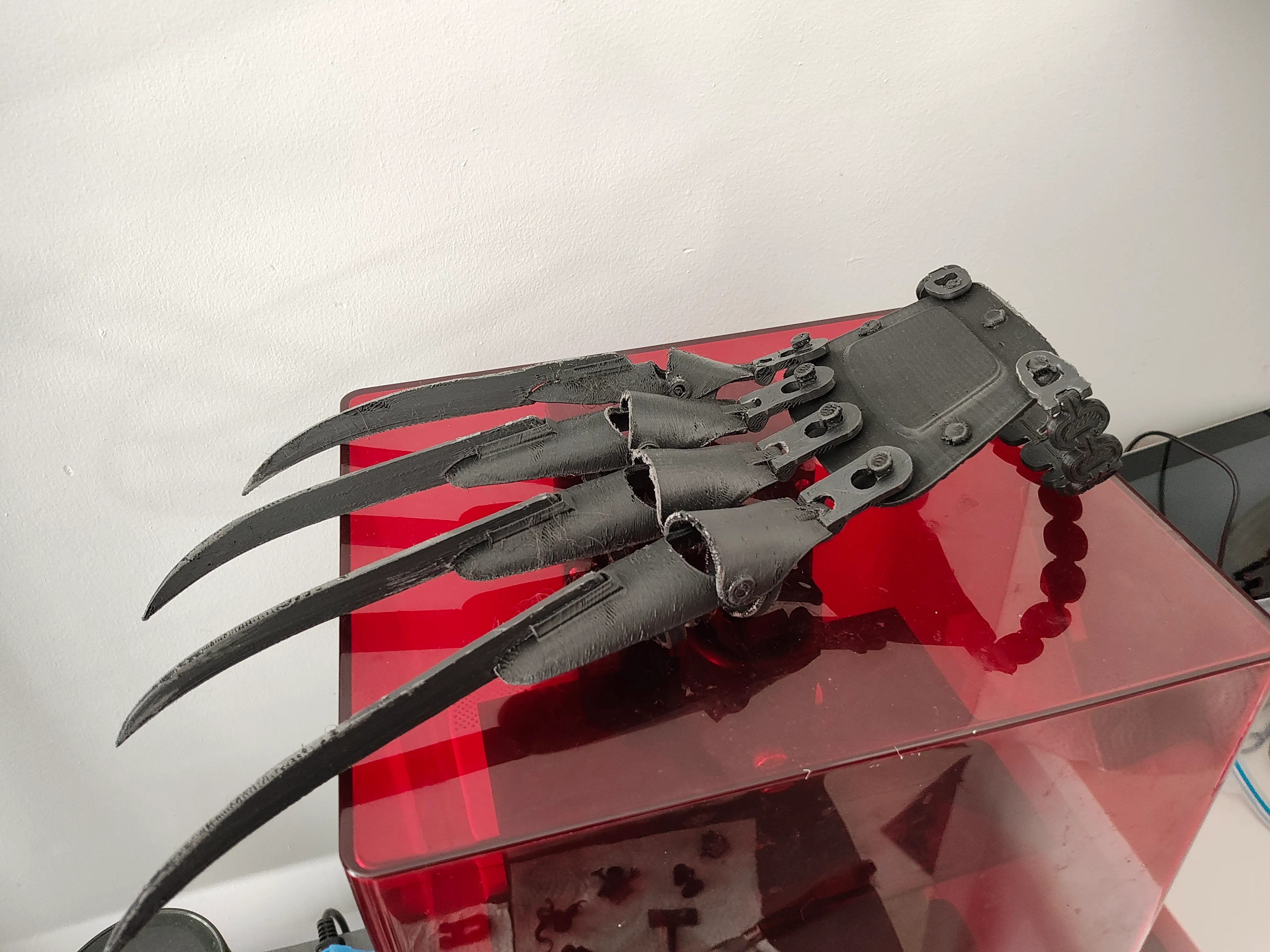 Bladed Glove Prosthetic