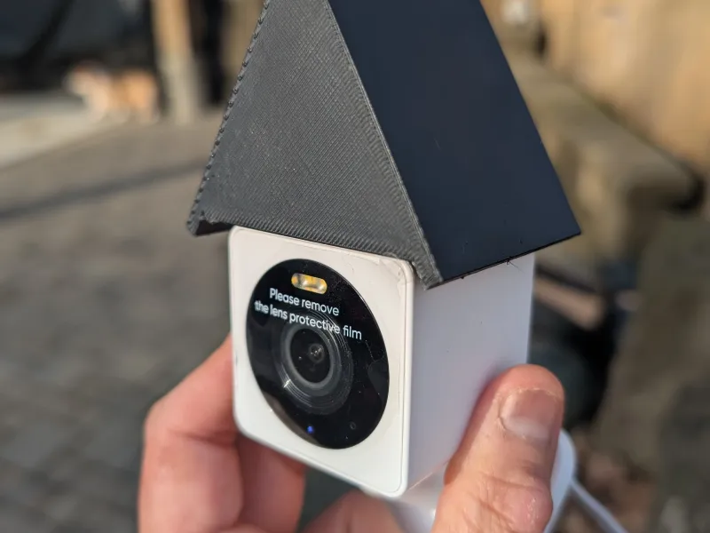 Wyze OGカメラ切妻屋根