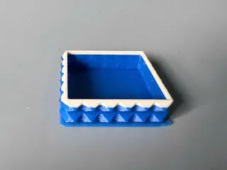Pyramide box