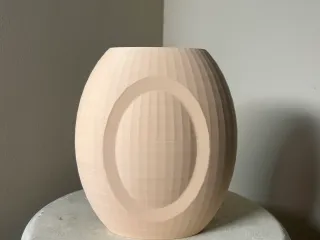 Art Deco. Vase: Oval Eye