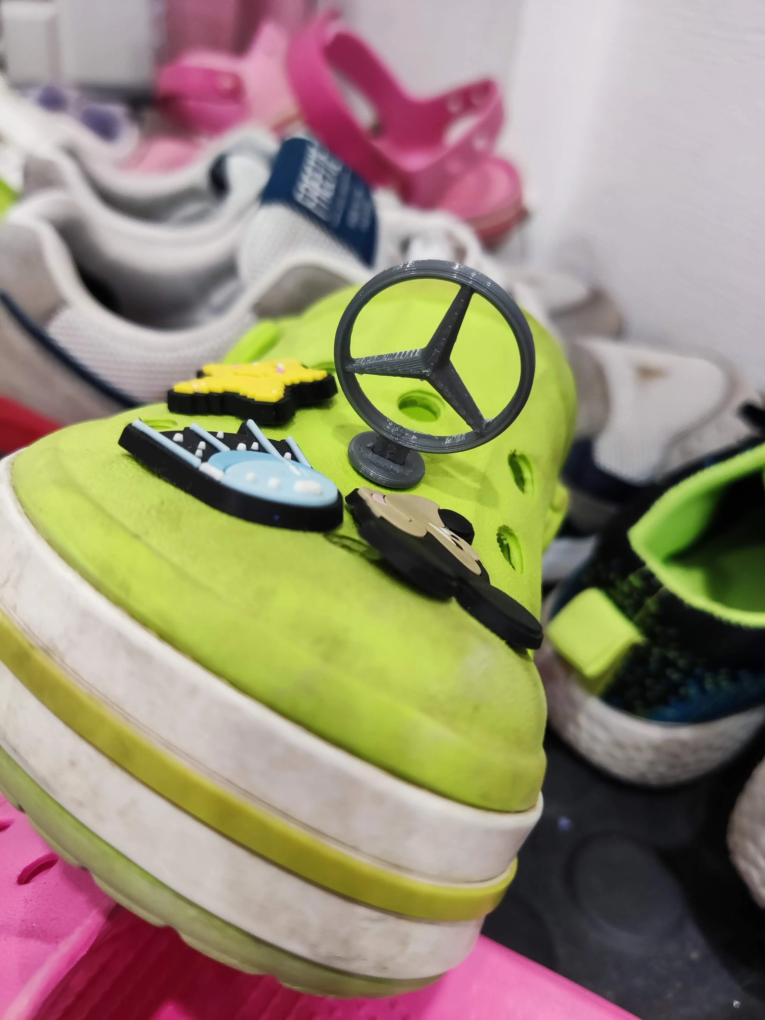 Crocs Jibbitz Mersedes logo
