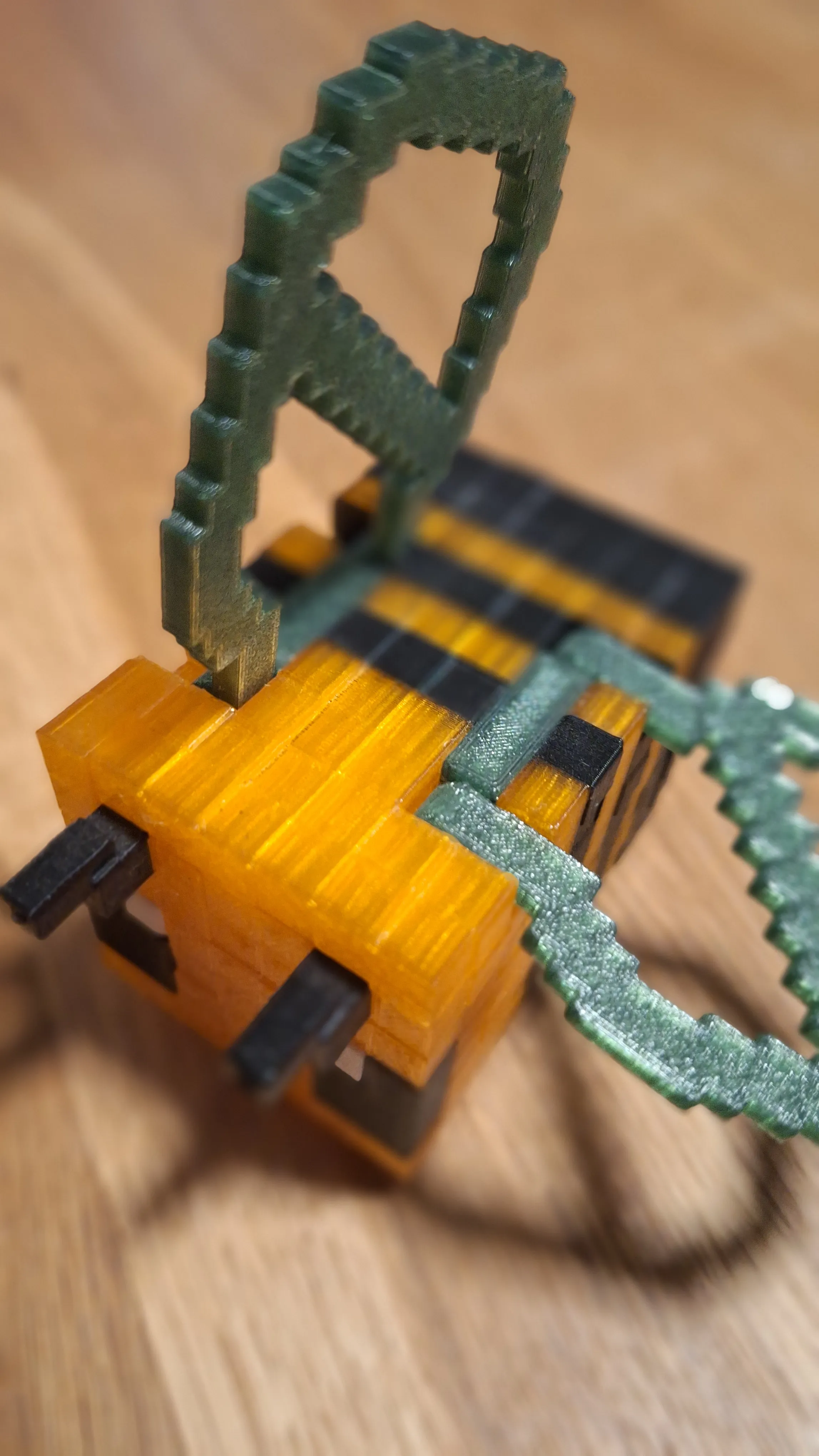 Other STL Download - Minecraft bee, rotating wingsby Bro3D world