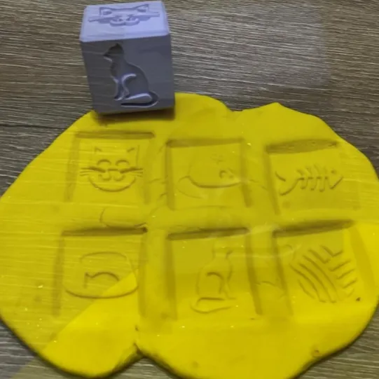 CAT CUBE FOR PLAYDOUGH AND EDUCATIONAL PLAY