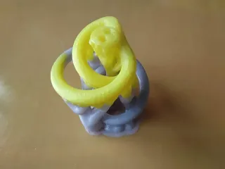Kinetic christmas ornament