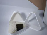 ONIGIRI TRIANGLE RICE MOLD-1