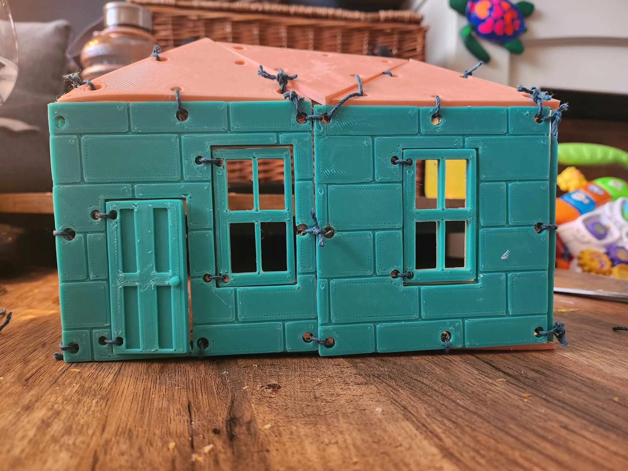 Spielzeug-Puppenhaus - DIY - Einfacher Bau