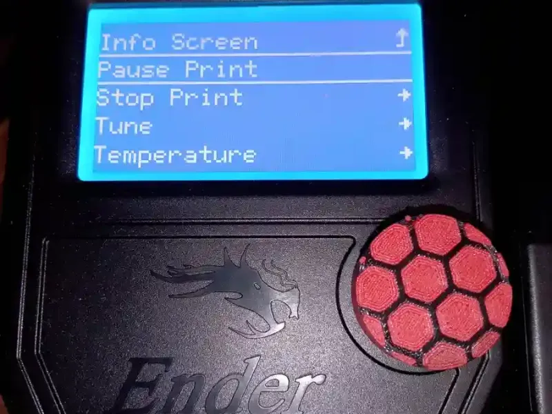 Ender 2 PRO Pega e botão.  Espessura da camada 0,2 mm.